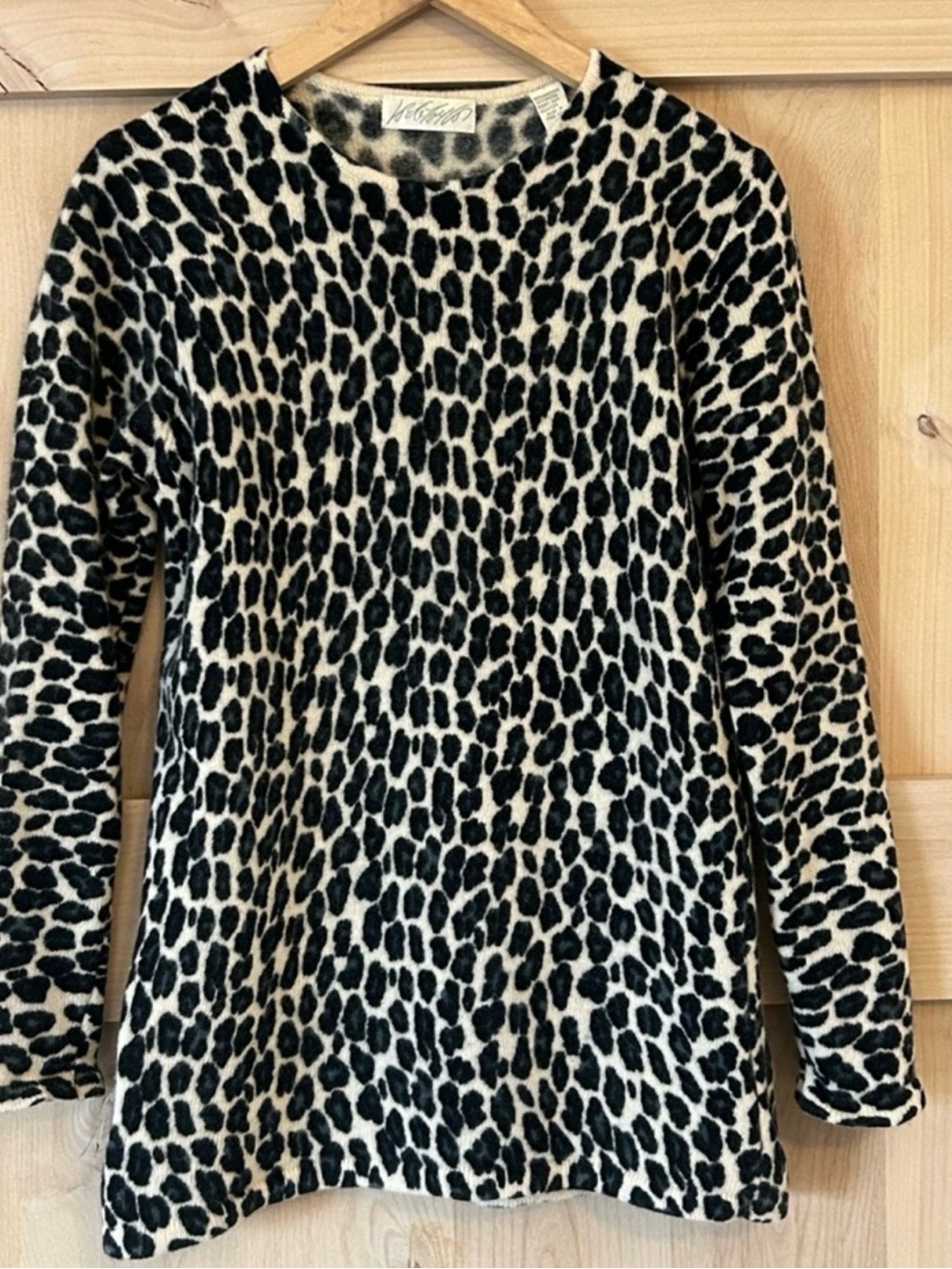 Lord and Taylor Wool Blend Black & Cream Leopard Print Women's crew Sweater, Med